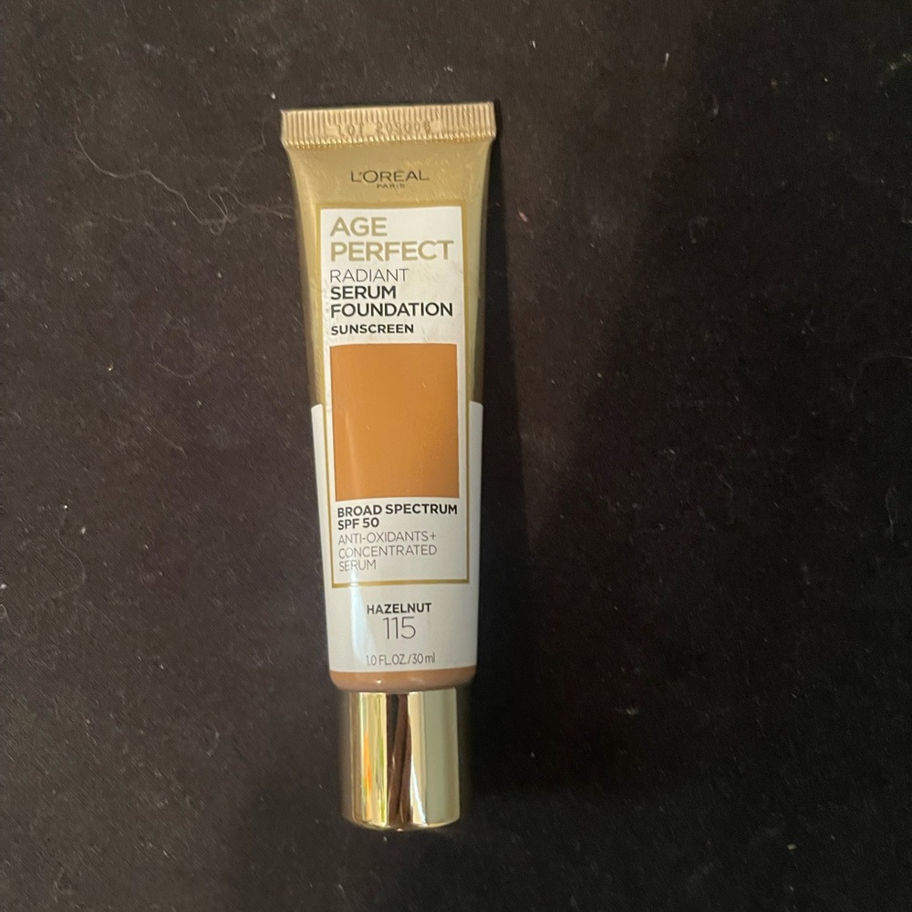 L’ORÉAL  Age Perfect Foundation